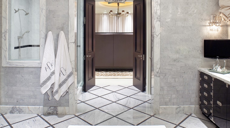 Jamie Herzlinger has designed this master suite to bathroom, ceiling, floor, flooring, home, interior design, room, tile, white