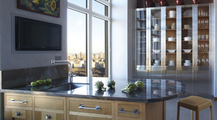 This kitchen was designed by Robert Schwartz of cabinetry, countertop, cuisine classique, interior design, kitchen, window