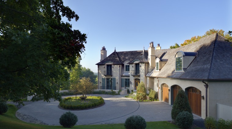 White walls and crown mouldings. Neutral furniture colours. cottage, estate, facade, farmhouse, grass, home, house, landscape, landscaping, manor house, mansion, property, real estate, residential area, sky, villa, teal