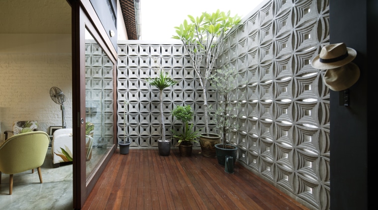 Walls were removed and an indoor-outdoor entry space architecture, home, interior design, property, real estate, wall, gray, brown