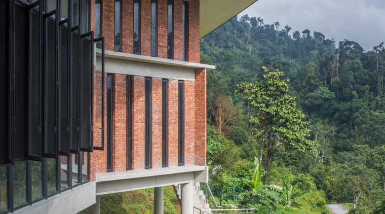 Apart from using natural raw materials as much architecture, balcony, building, facade, forest, green, hill station, home, house, landscape, property, real estate, residential area, sky, tree, vegetation, window, brown