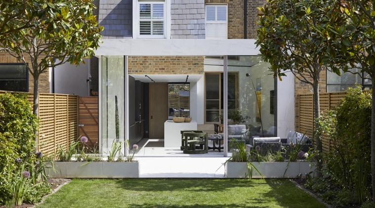 The renovation/extension creates a dramatic and unobstructed new 