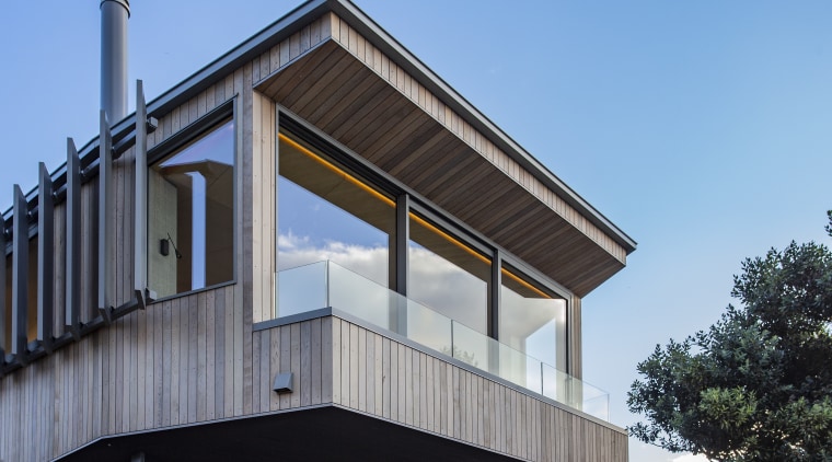 Much to Sea in Coastal Haven front deck 