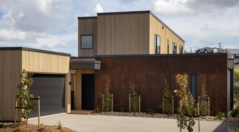 Both the showhome's cladding finishes evoke a natural 