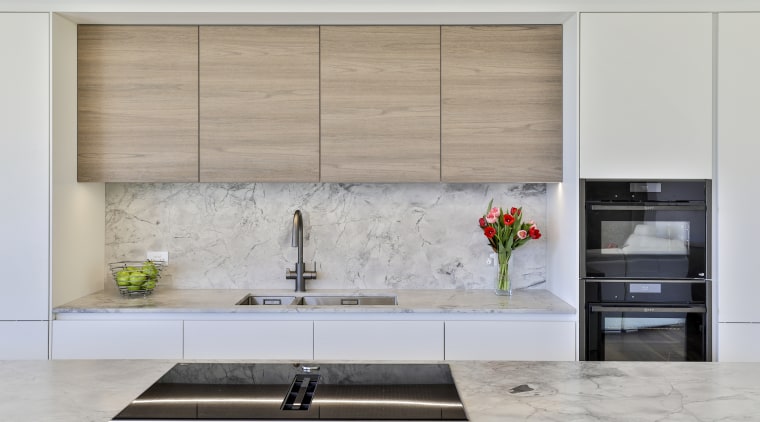 The use of the in-bench Neff downdraft meant 