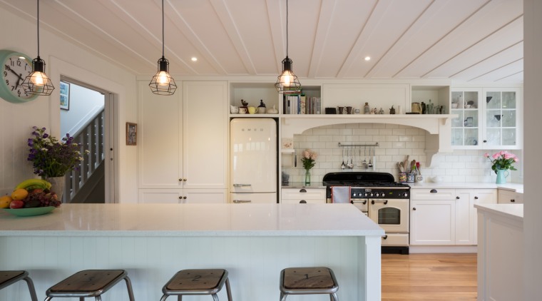 The hearth-like joinery at the rear of this ceiling, countertop, cuisine classique, home, interior design, kitchen, room, gray