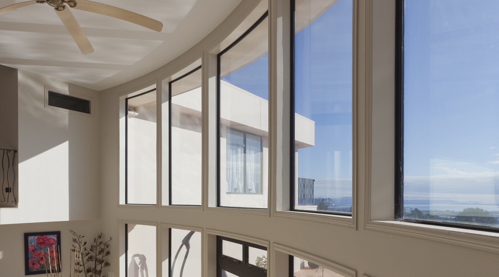 Bending the rules Curved glass panels by Glasshape Trends