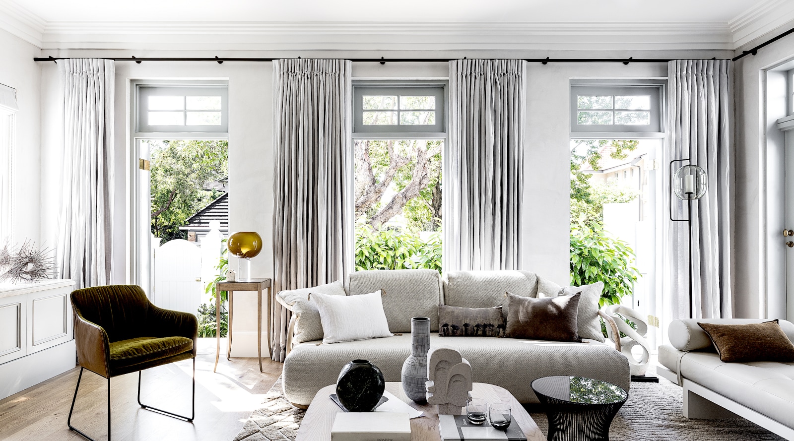 4 ways to make your living room look bigger | Trends