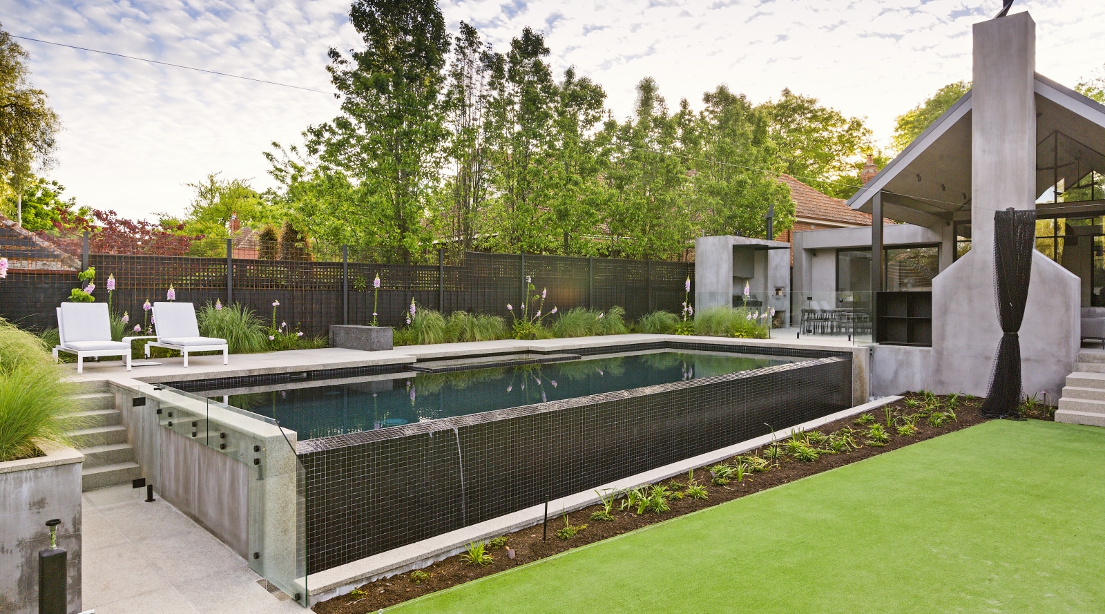 There's a splash pool out back | Trends