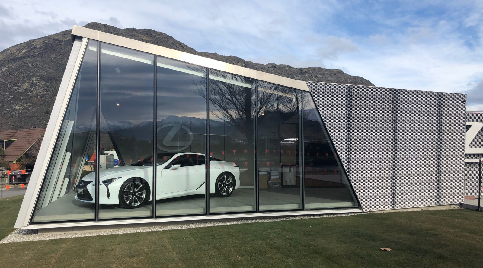 There can be only one Trends