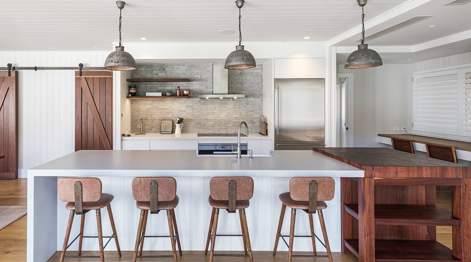 Farmhouse style meets modern functionality in this… | Trends