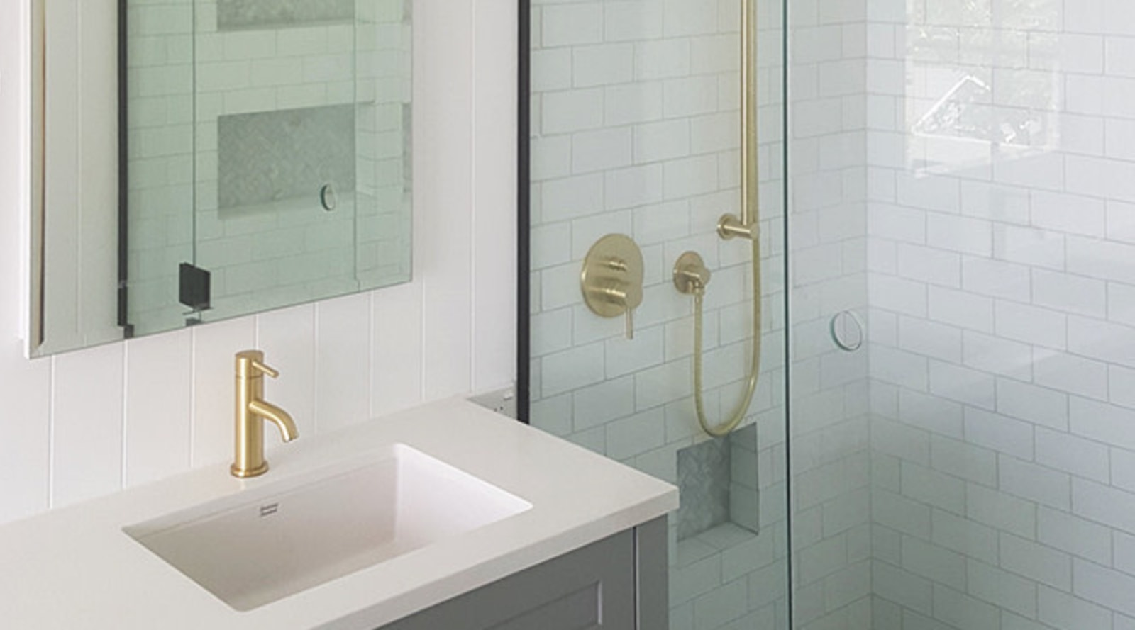 Specialist bathroom design and installation… - Cb 9989981525727085