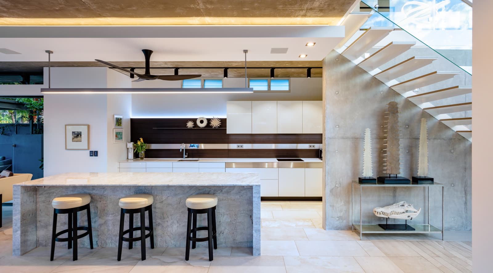 Minimalist Kitchen Design Complements Trends