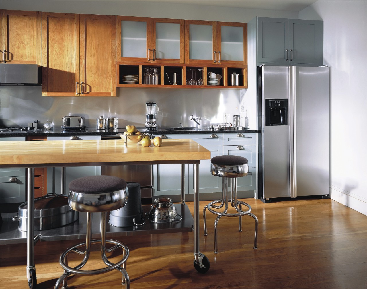 Kitchen with grey cabinetry below bench and timber cabinetry, countertop, cuisine classique, furniture, interior design, kitchen, gray