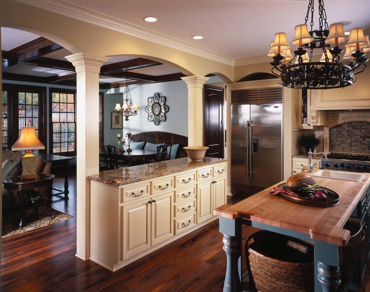 View of the kitchen area, wooden flooring, cabinetry cabinetry, countertop, cuisine classique, flooring, hardwood, interior design, kitchen, room, wood flooring, black