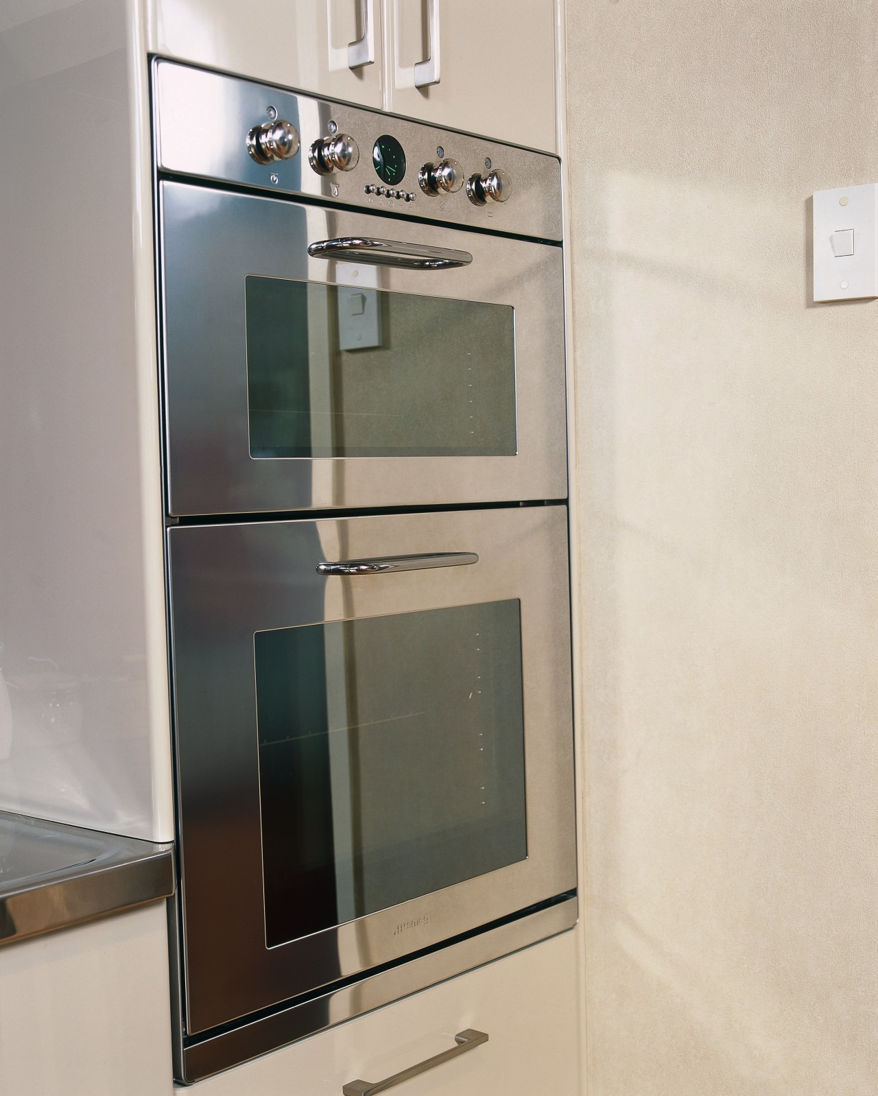 Double wall oven with stainless steel finish, and home appliance, kitchen appliance, kitchen stove, major appliance, product design, gray