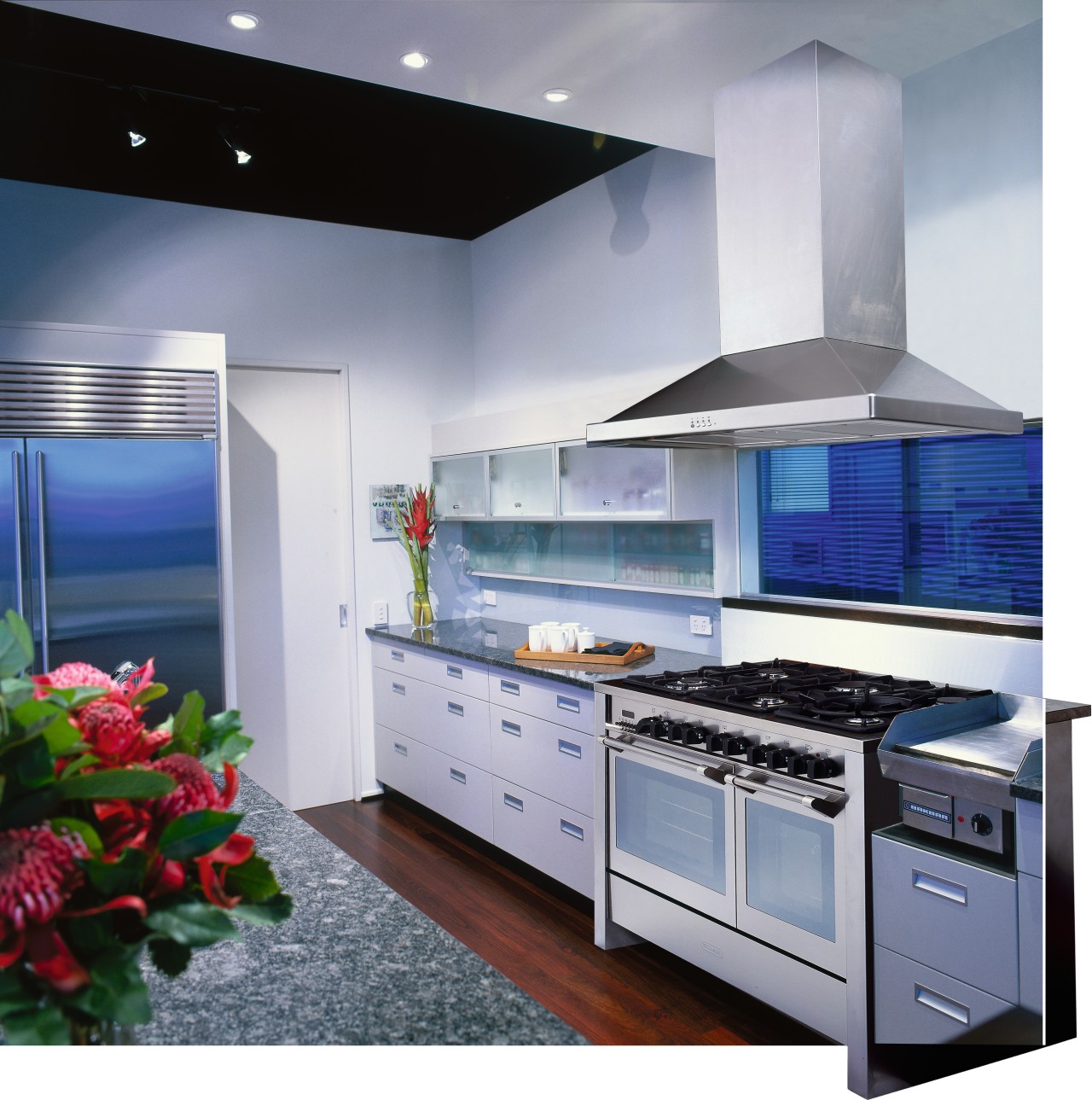 view of the kitchen area showing the five countertop, home appliance, interior design, kitchen, kitchen appliance, kitchen stove, major appliance, gray