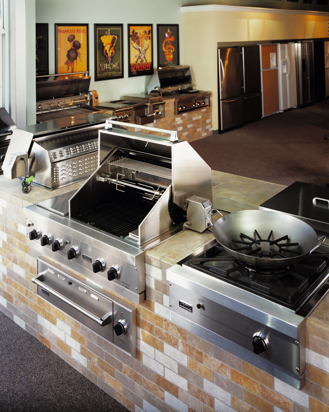 View of a stainless steel BBQ nad cooktop countertop, flooring, kitchen, kitchen appliance, kitchen stove, black, gray