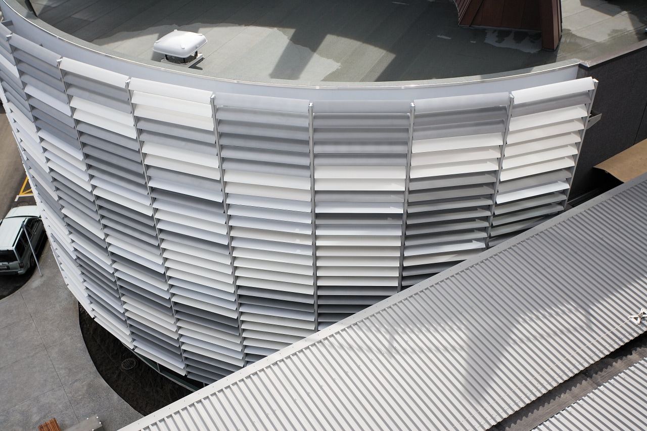 A view of the louvres. architecture, building, daylighting, line, material, metal, steel, structure, gray