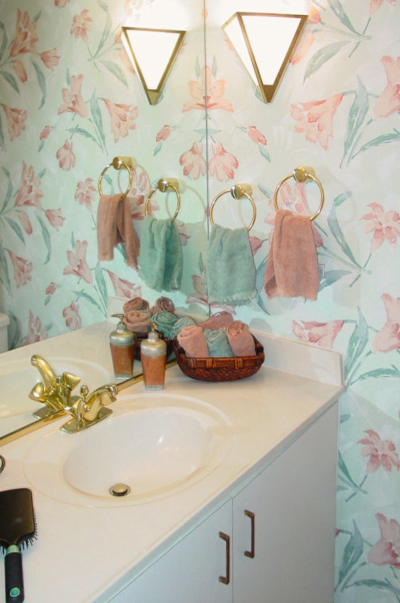 A view of the bathroom before it was bathroom, ceramic, home, interior design, pink, room, table, wall, white, gray