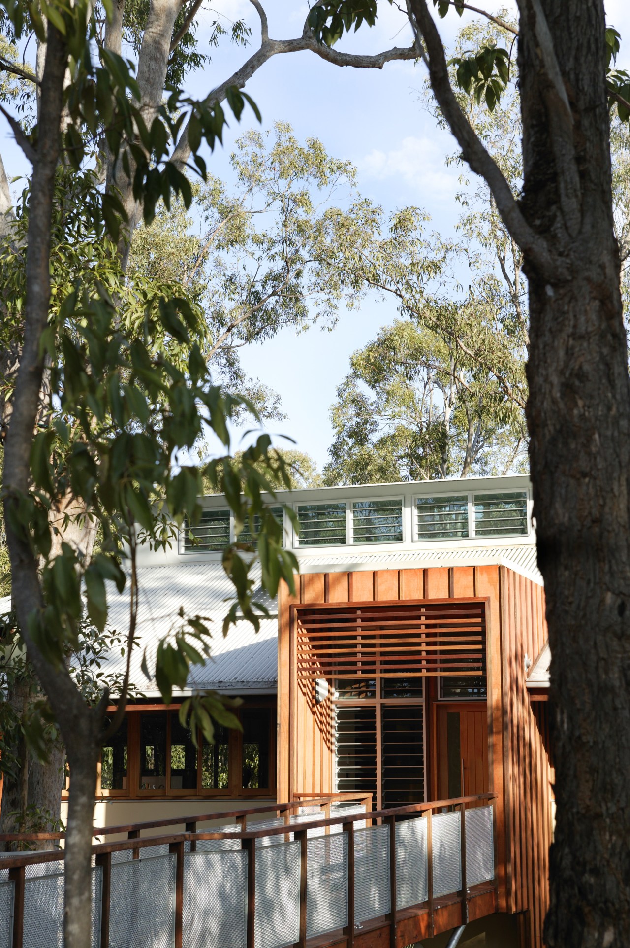 Exterior view of sustainable home built by Natural architecture, cottage, home, house, outdoor structure, plant, real estate, tree, black, white