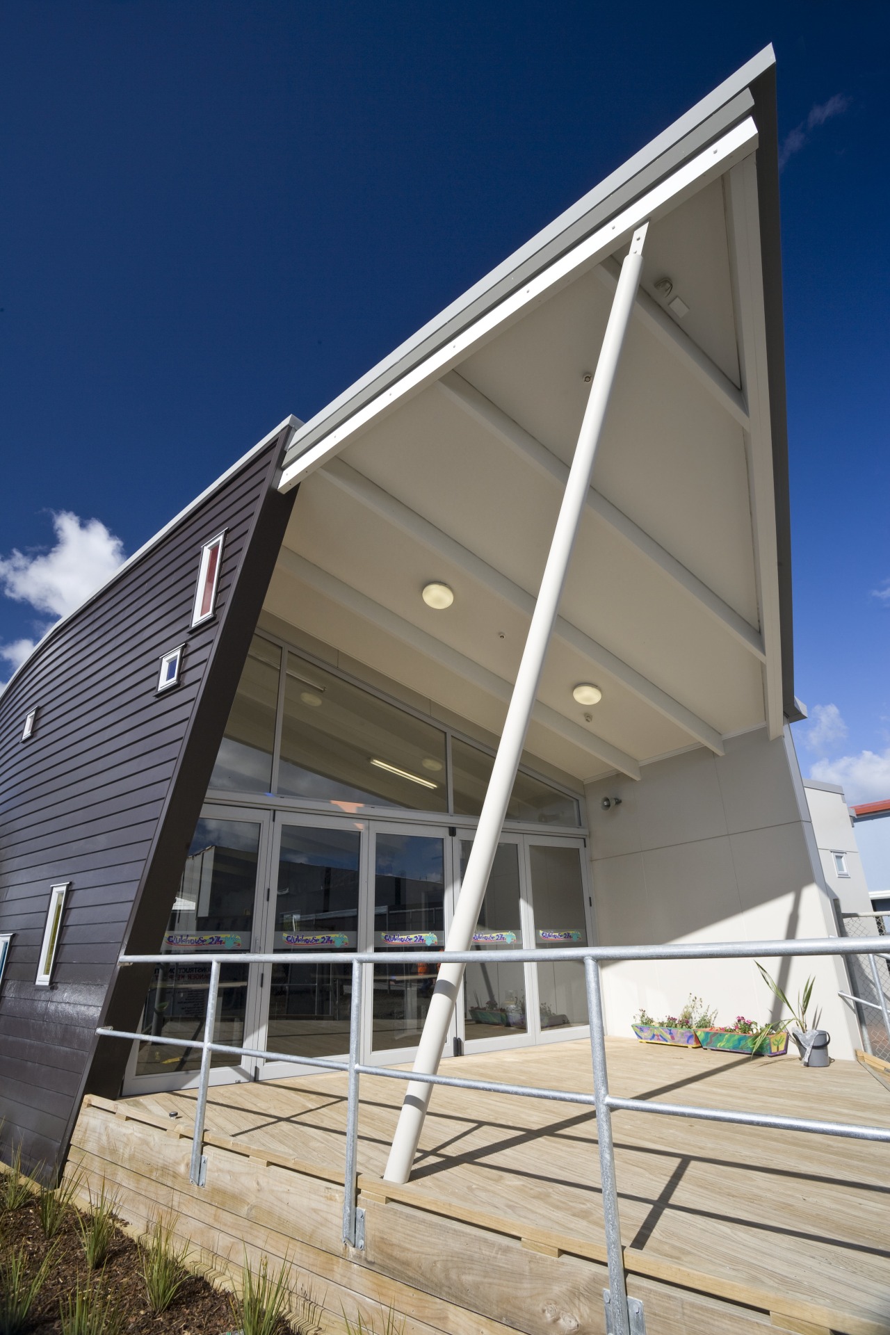 Exterior view of Clubhouse 274 which was built architecture, building, commercial building, corporate headquarters, daylighting, facade, house, roof, siding, structure, gray, blue