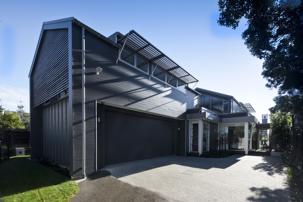 Exterior view of this modern home by Jessop architecture, building, corporate headquarters, estate, facade, home, house, property, real estate, residential area, sky, black