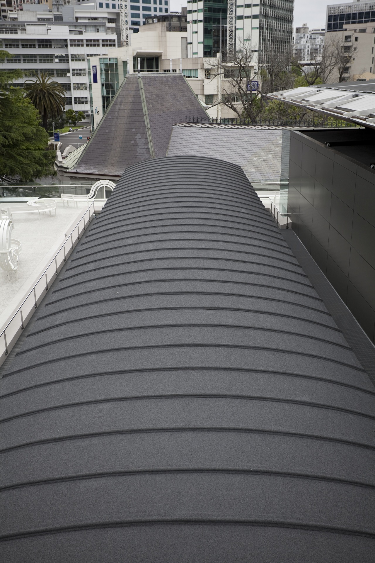 Auckland Waterproofing ensured that this, the Auckland Art architecture, building, daylighting, infrastructure, line, outdoor structure, roof, walkway, gray, black