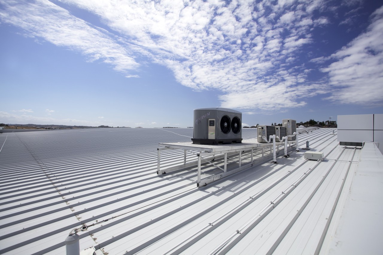 The Silverdale Centre roof was installed by Kiwi architecture, cloud, daylighting, energy, roof, sky, water, white