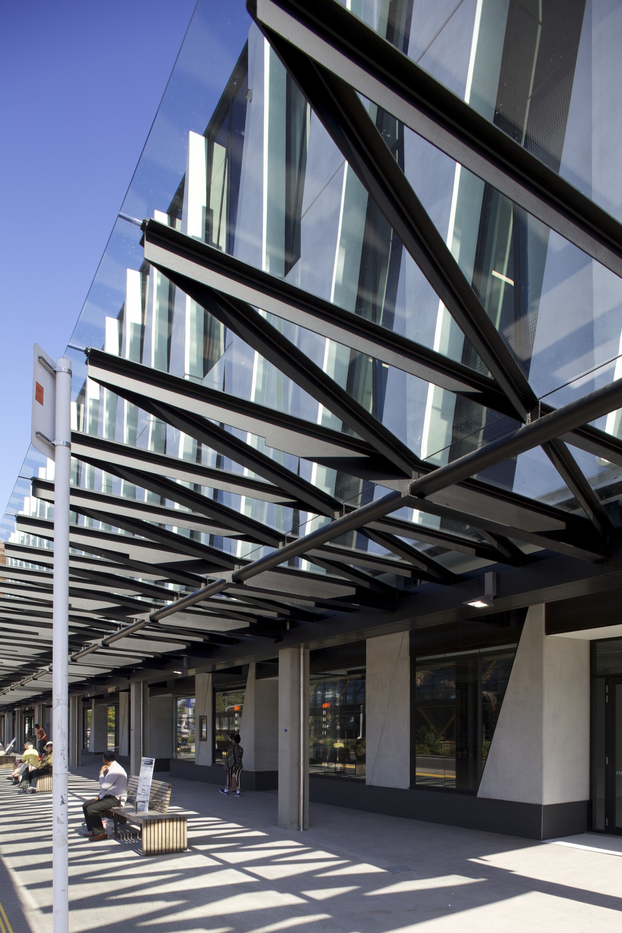 Merchant Quarter boasts a dramatic facade  conceived architecture, building, commercial building, condominium, corporate headquarters, daylighting, facade, headquarters, house, metropolitan area, mixed use, structure, black, gray