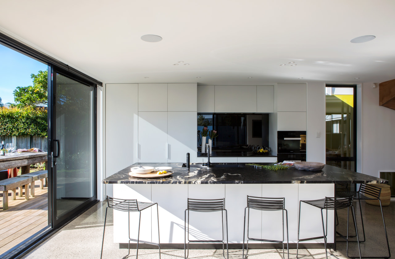 Wire inserts between the open treads on this countertop, interior design, kitchen, real estate, white