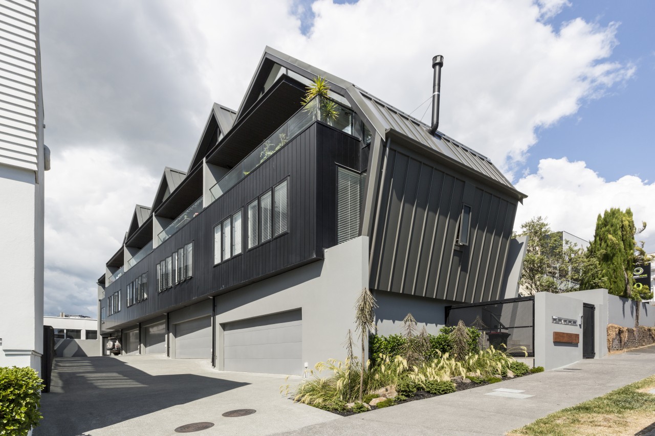 Leuschke Kahn Architects designed Scanlan Lofts to fully architecture, building, elevation, facade, home, house, real estate, white