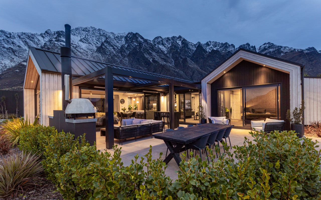 Indoor-outdoor enjoyment with the beautiful mountain range behind. 