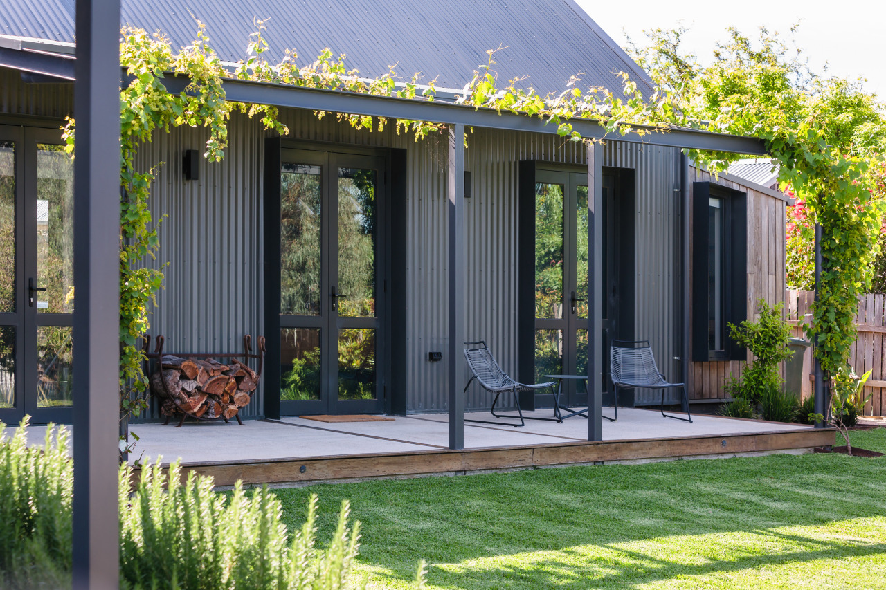 The nature infused cottage verandah. Design: Nadia Gill 