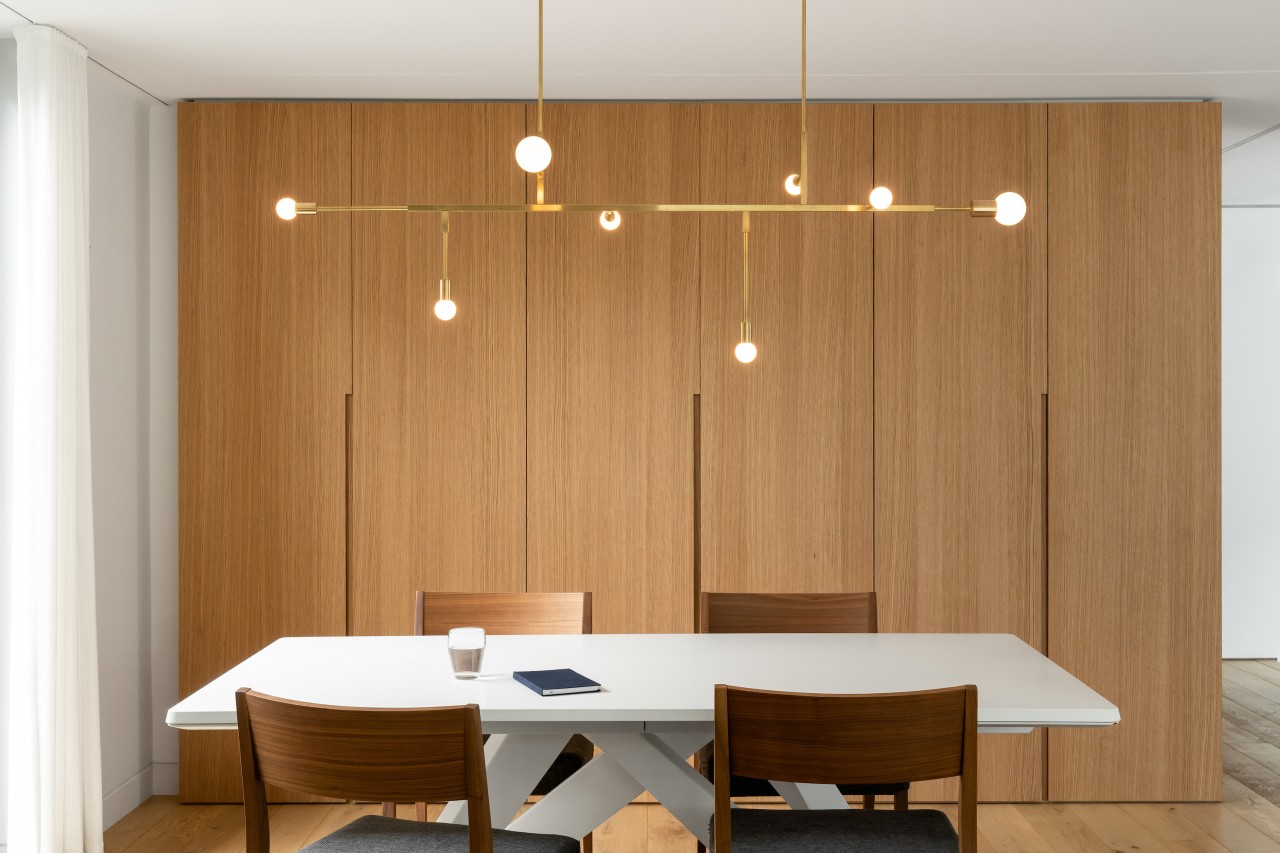 The lighting in this project – sculptural pendants 