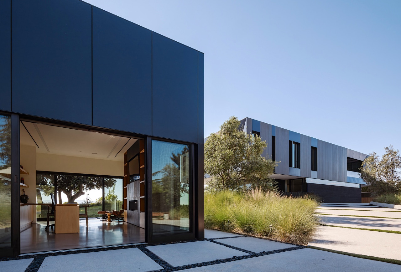 The studio/ guest house. - Raised on high 