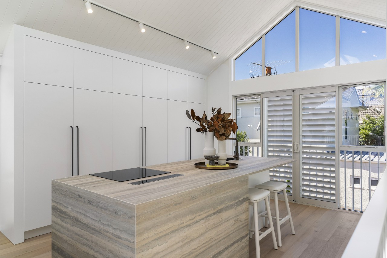 Kitchen with Laminam Travertino Gregio Veneto benchtops delivers 