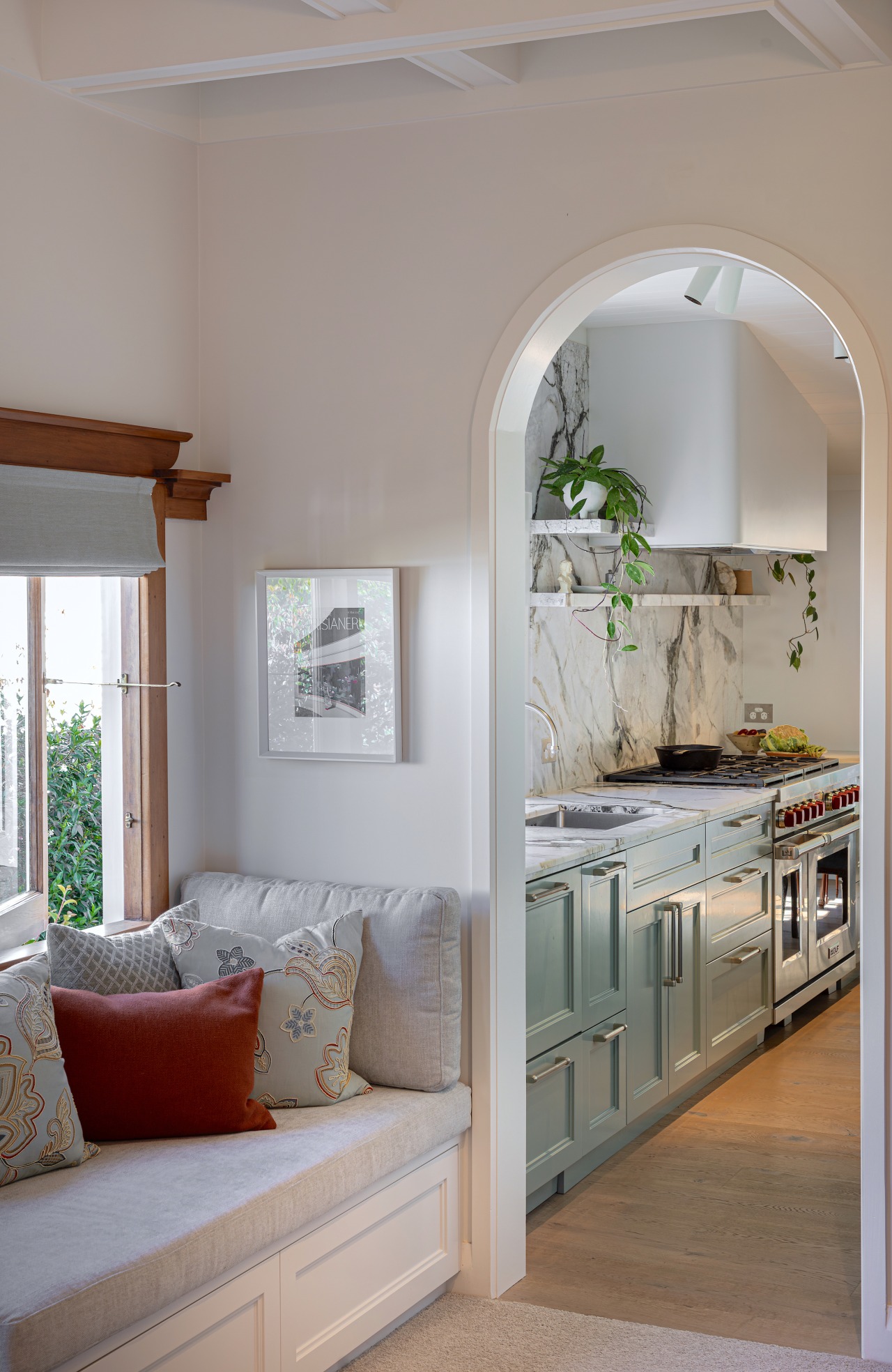 The archway entry to the kitchen from the 