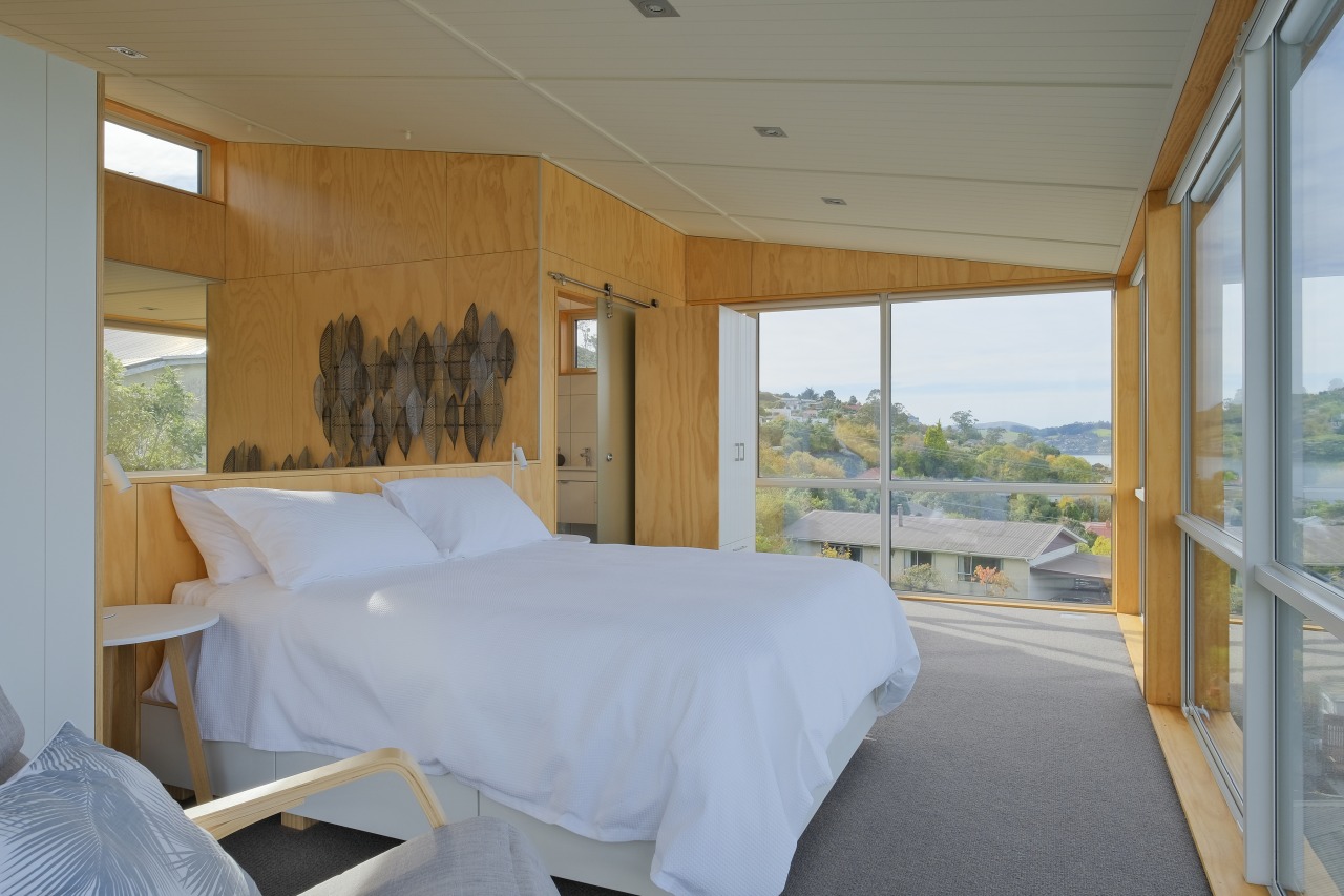 Eagles nest – the mezzanine master suite enjoys 