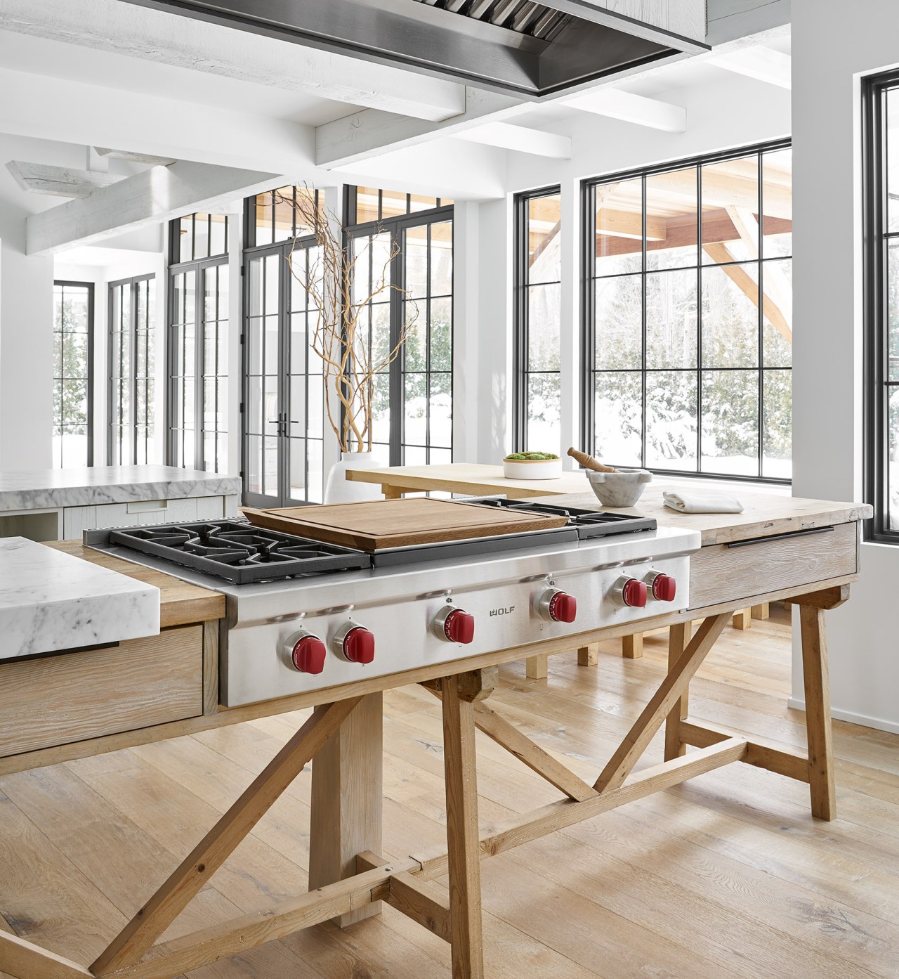 The cooktop sits on top of a farm 