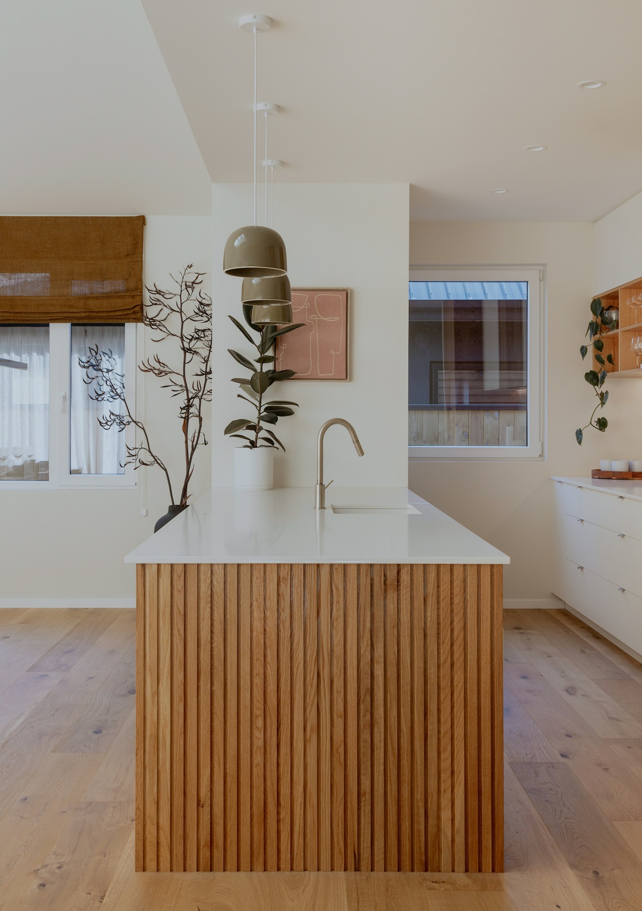 A ribbed oak finish on the island is 