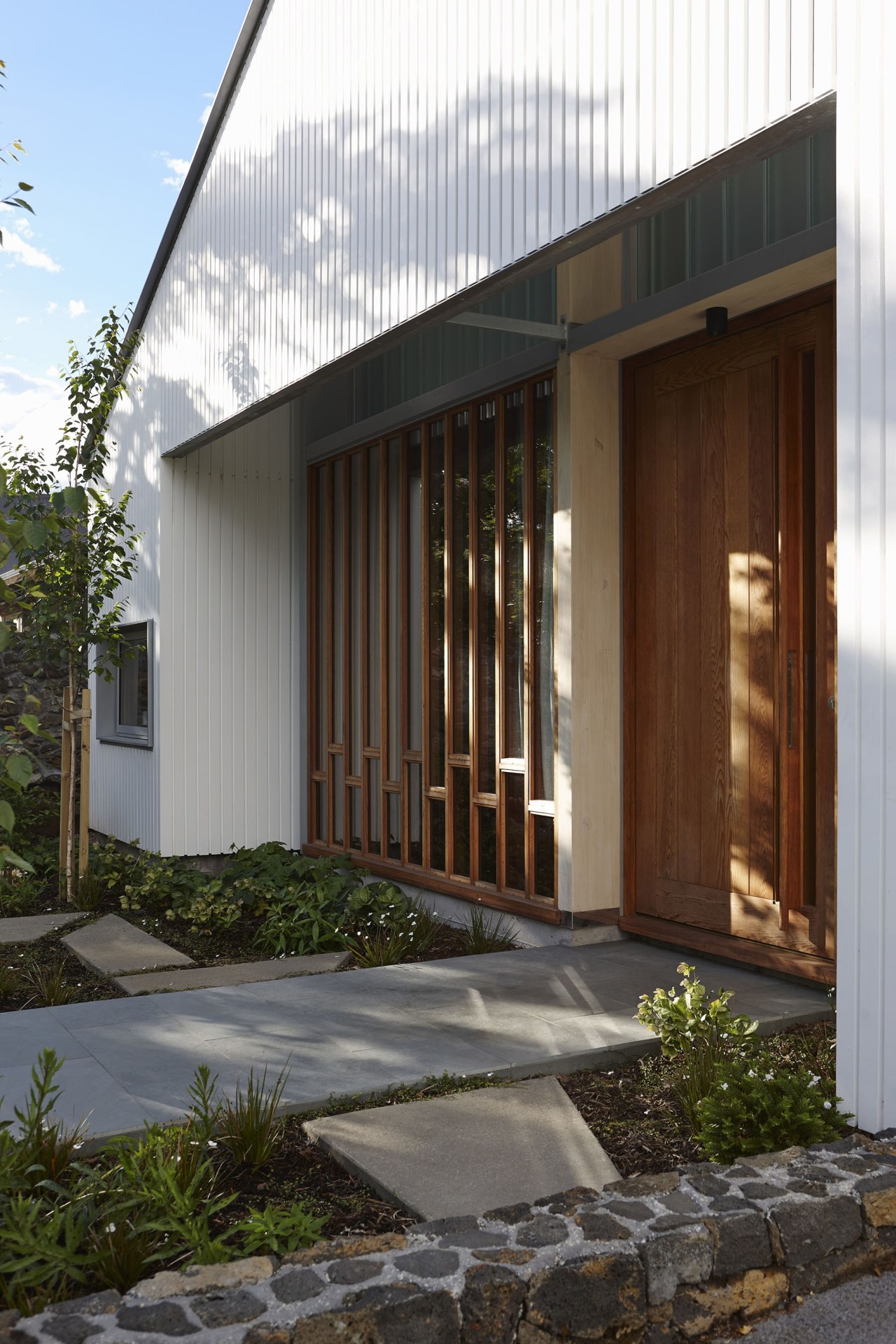 'Mt Eden House, Auckland ' by 'Guy Tarrant architecture, facade, home, house, real estate, residential area, siding, gray, brown