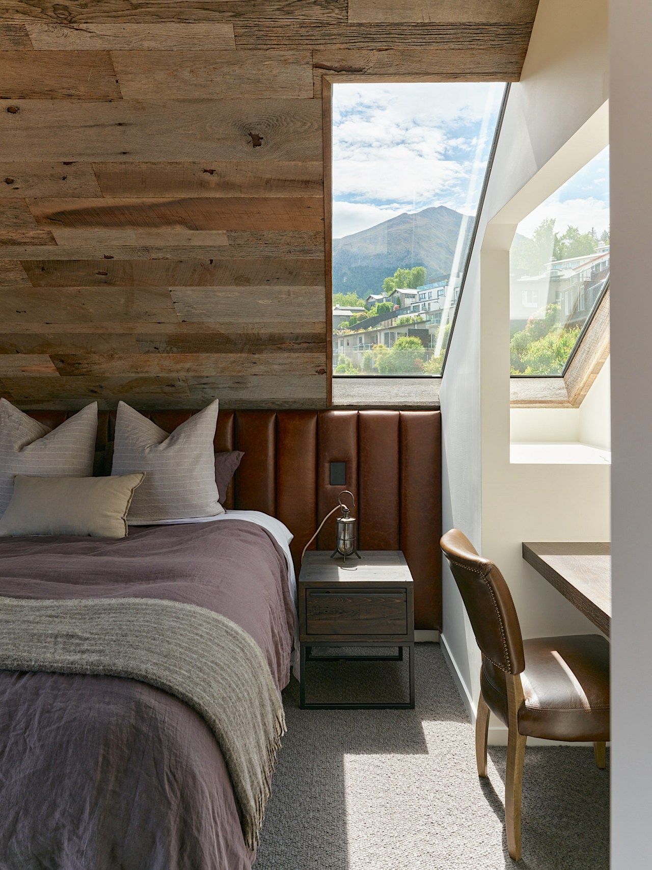 Master bedroom complete with skylight and study nook 