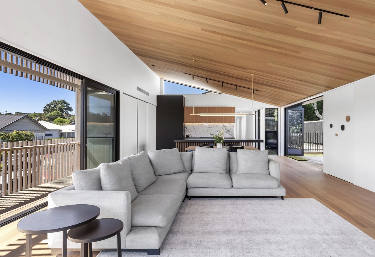 Living and kitchen straight ahead with the secret 