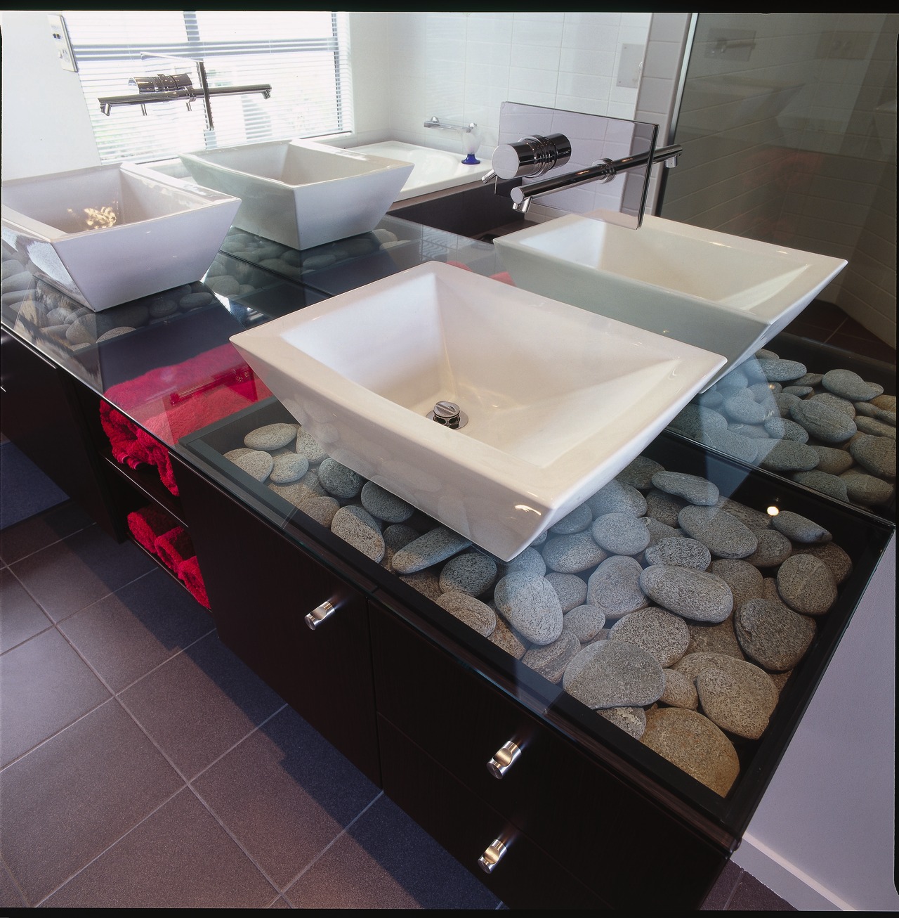 The detail of twin basins bathroom, bathroom sink, ceramic, countertop, floor, plumbing fixture, sink, gray, black