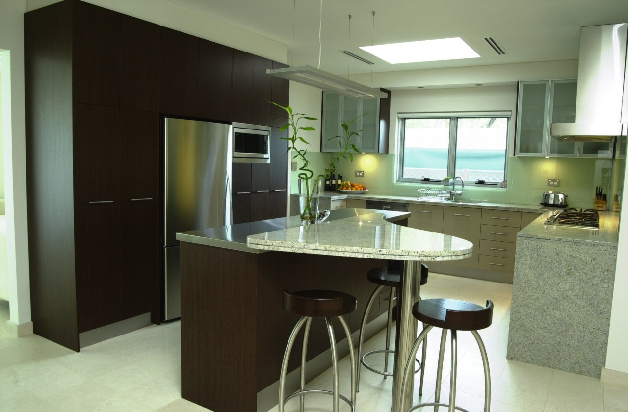 view of this kitchen aare showing tiled flooring, cabinetry, countertop, cuisine classique, interior design, kitchen, real estate, room, green, black