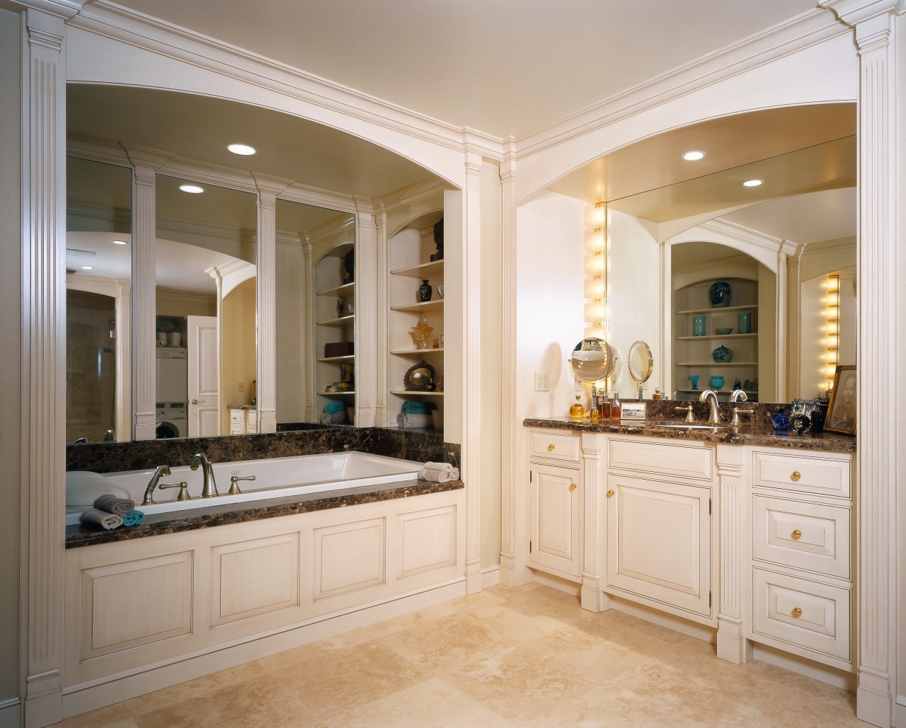 view of the whirlpool tub and detail timber bathroom, cabinetry, countertop, cuisine classique, estate, floor, flooring, home, interior design, kitchen, room, window, gray