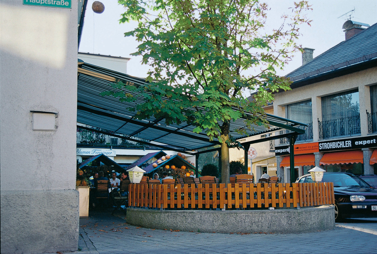 view of the markilux awning building, city, tree, gray