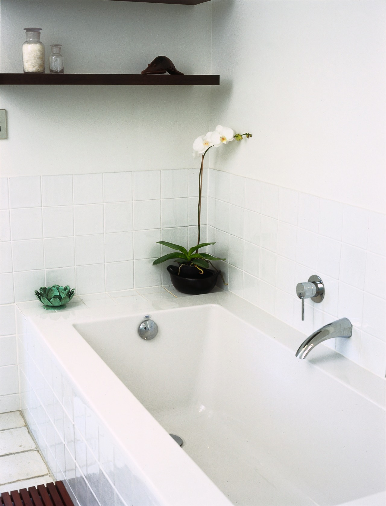 view of the contemporary baathroom featuring villaboard angle, bathroom, bathroom sink, plumbing fixture, product design, room, sink, tap, tile, wall, white