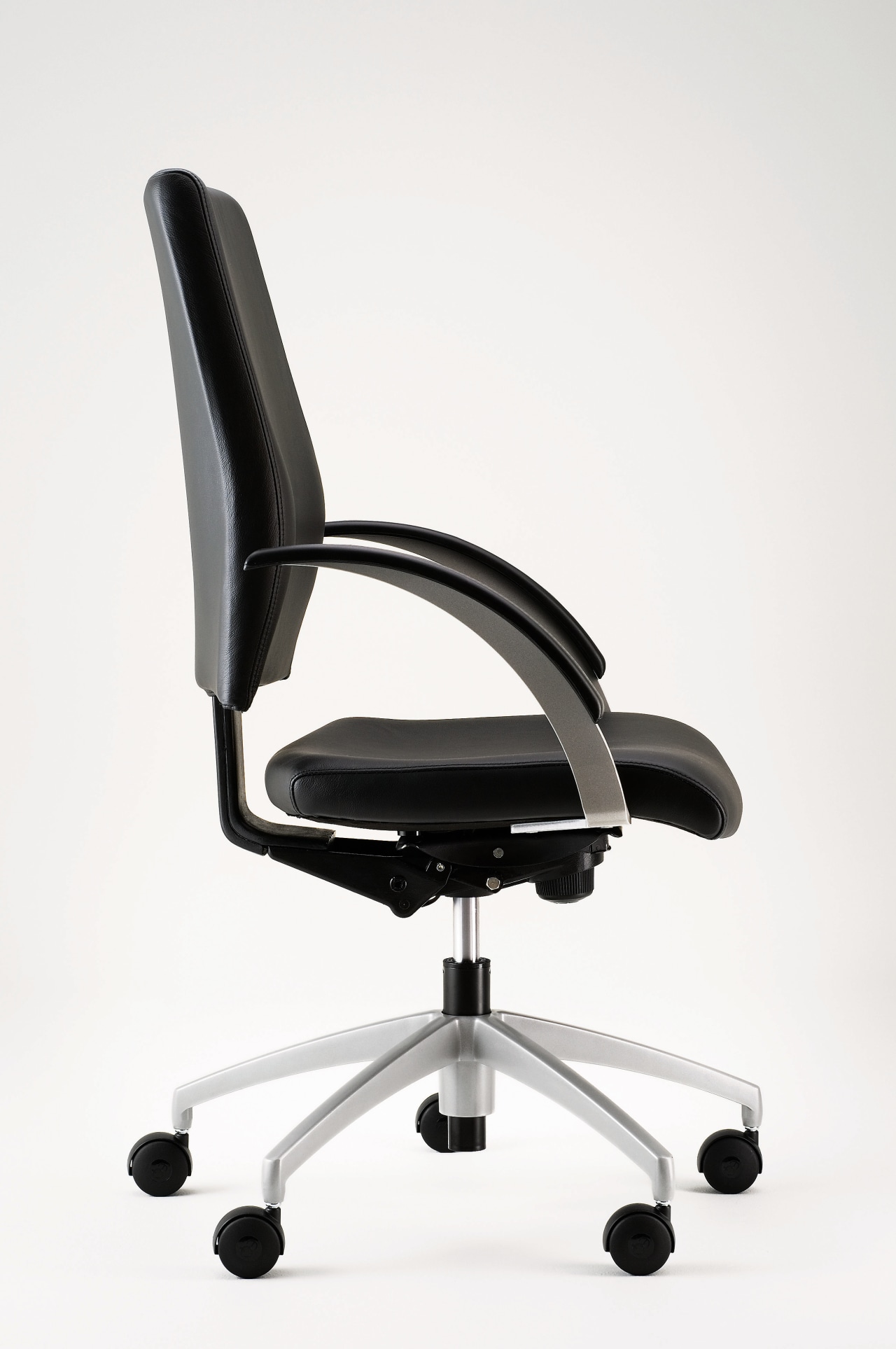 Black office chair. armrest, chair, comfort, furniture, office chair, plastic, product, product design, white